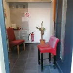 Haus Sonberg Mit Garten, Pool, Fasssauna, Semi Detached House With Garden * 도이치란즈베르그