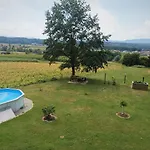 Haus Sonberg Mit Garten, Pool, Fasssauna, Semi Detached House With Garden Apartment