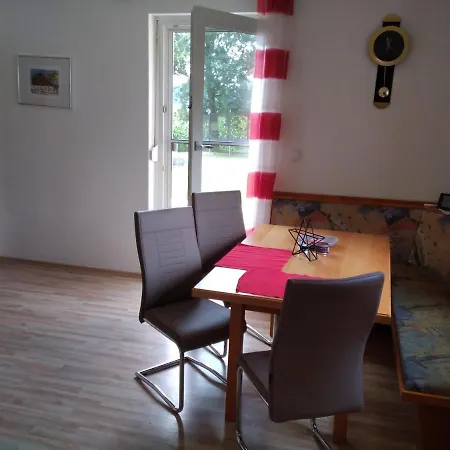 Haus Sonberg Mit Garten, Pool, Fasssauna, Semi Detached House With Garden * ドイチュランツベルク