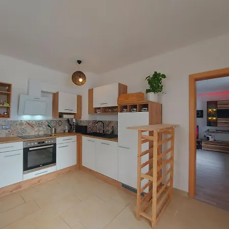 アパート Haus Sonberg Mit Garten, Pool, Fasssauna, Semi Detached House With Garden ドイチュランツベルク