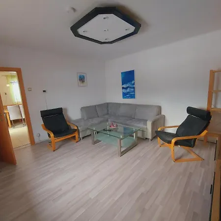 Haus Sonberg Mit Garten, Pool, Fasssauna, Semi Detached House With Garden ドイチュランツベルク