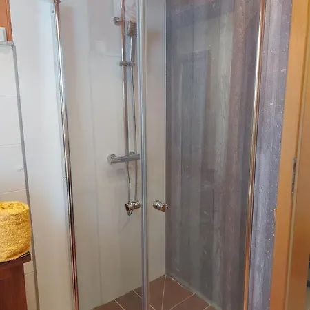 Apartamento Haus Sonberg Mit Garten, Pool, Fasssauna, Semi Detached House With Garden *