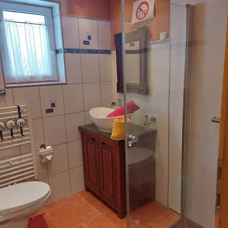 Haus Sonberg Mit Garten, Pool, Fasssauna, Semi Detached House With Garden * ドイチュランツベルク