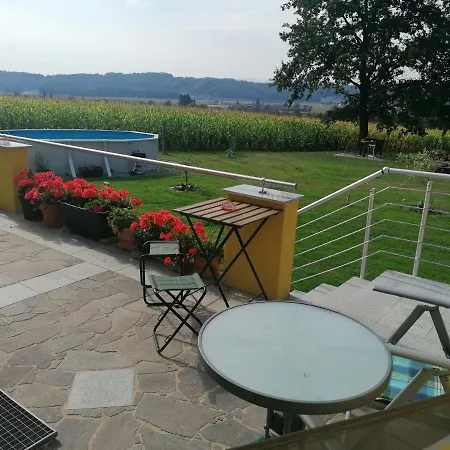 アパート Haus Sonberg Mit Garten, Pool, Fasssauna, Semi Detached House With Garden ドイチュランツベルク