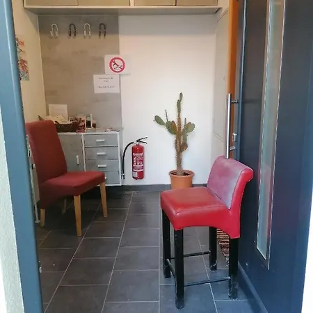 Haus Sonberg Mit Garten, Pool, Fasssauna, Semi Detached House With Garden * ドイチュランツベルク