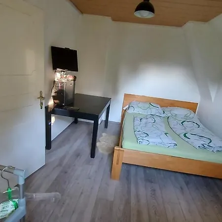 Haus Sonberg Mit Garten, Pool, Fasssauna, Semi Detached House With Garden ドイチュランツベルク