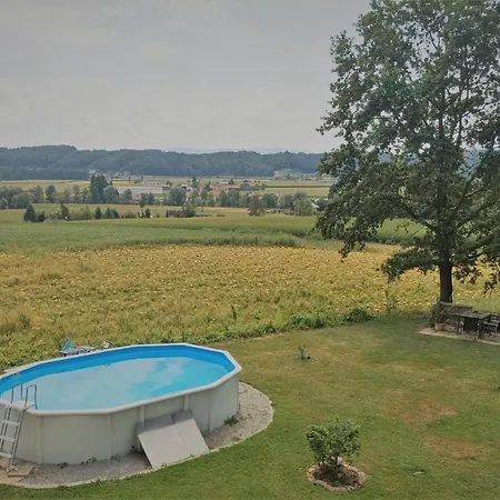 Haus Sonberg Mit Garten, Pool, Fasssauna, Semi Detached House With Garden *