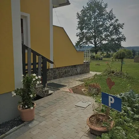 公寓 Haus Sonberg Mit Garten, Pool, Fasssauna, Semi Detached House With Garden