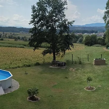 Haus Sonberg Mit Garten, Pool, Fasssauna, Semi Detached House With Garden Apartamento *