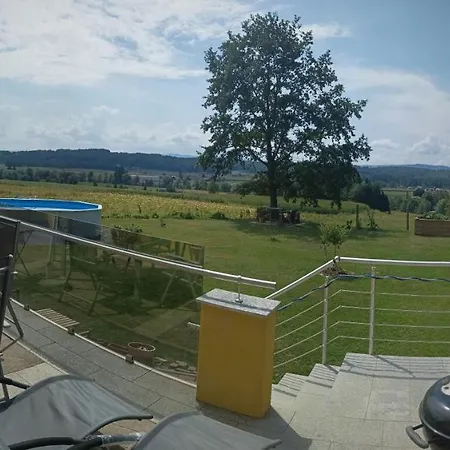 Haus Sonberg Mit Garten, Pool, Fasssauna, Semi Detached House With Garden * ドイチュランツベルク