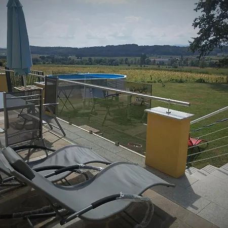 Haus Sonberg Mit Garten, Pool, Fasssauna, Semi Detached House With Garden * ドイチュランツベルク