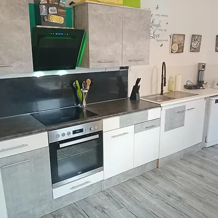 Haus Sonberg Mit Garten, Pool, Fasssauna, Semi Detached House With Garden * ドイチュランツベルク