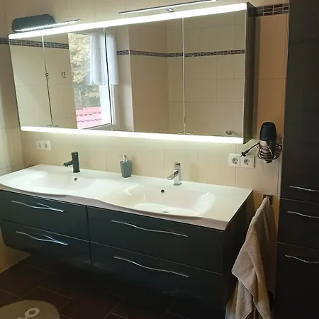 Haus Sonberg Mit Garten, Pool, Fasssauna, Semi Detached House With Garden ドイチュランツベルク