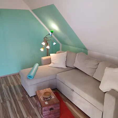 Haus Sonberg Mit Garten, Pool, Fasssauna, Semi Detached House With Garden ドイチュランツベルク