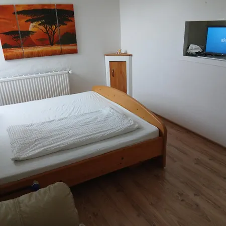 Haus Sonberg Mit Garten, Pool, Fasssauna, Semi Detached House With Garden *