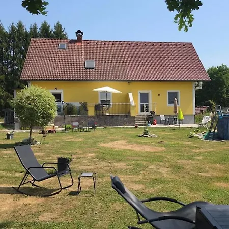 Haus Sonberg Mit Garten, Pool, Fasssauna, Semi Detached House With Garden Deutschlandsberg