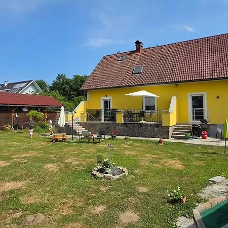 Haus Sonberg Mit Garten, Pool, Fasssauna, Semi Detached House With Garden * Deutschlandsberg