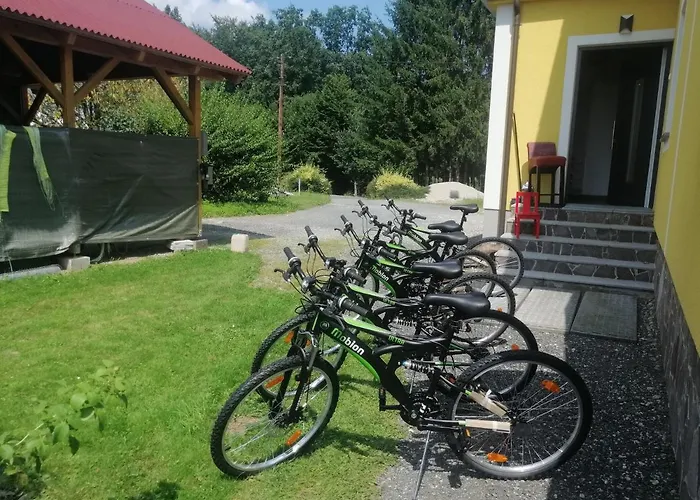 Apartman Haus Sonberg Mit Garten, Pool, Fasssauna, Semi Detached House With Garden