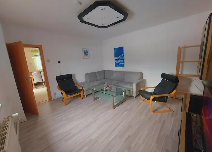 Haus Sonberg Mit Garten, Pool, Fasssauna, Semi Detached House With Garden דויטשלנדסברג