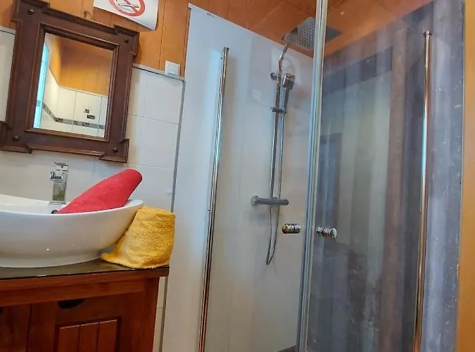 Haus Sonberg Mit Garten, Pool, Fasssauna, Semi Detached House With Garden דויטשלנדסברג