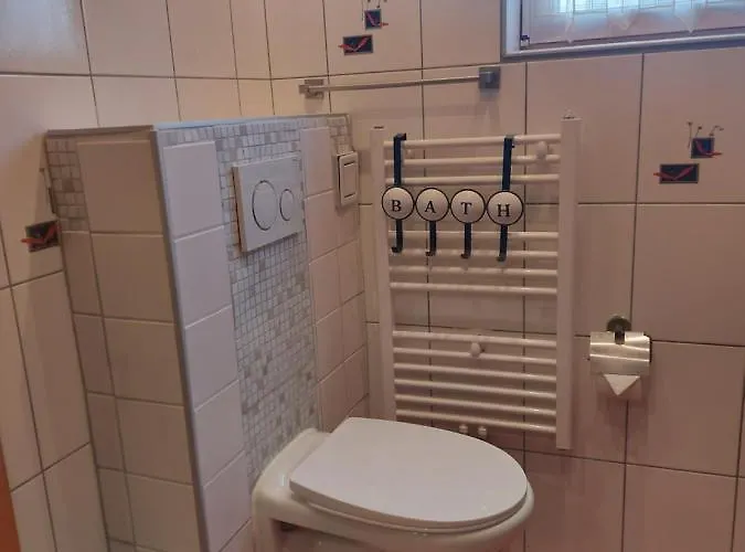 Haus Sonberg Mit Garten, Pool, Fasssauna, Semi Detached House With Garden דירה