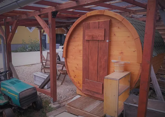 Haus Sonberg Mit Garten, Pool, Fasssauna, Semi Detached House With Garden דויטשלנדסברג