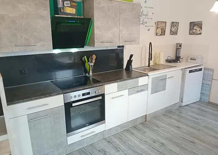 Haus Sonberg Mit Garten, Pool, Fasssauna, Semi Detached House With Garden * דויטשלנדסברג