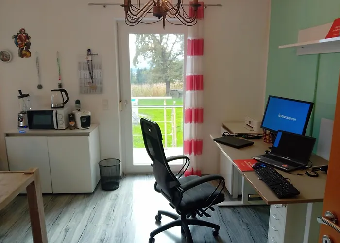 Haus Sonberg Mit Garten, Pool, Fasssauna, Semi Detached House With Garden דויטשלנדסברג