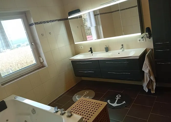 Haus Sonberg Mit Garten, Pool, Fasssauna, Semi Detached House With Garden דירה דויטשלנדסברג