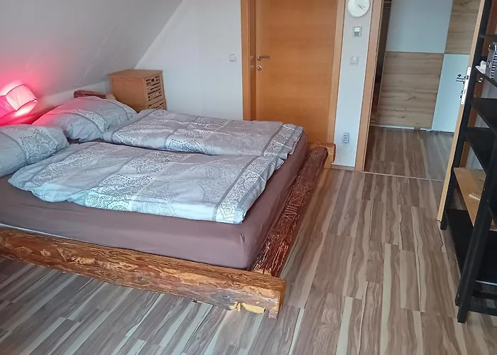 Haus Sonberg Mit Garten, Pool, Fasssauna, Semi Detached House With Garden דויטשלנדסברג